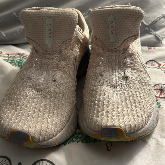 Nike React Flyknit Women’s Size 8.5 - Picture 2 of 2